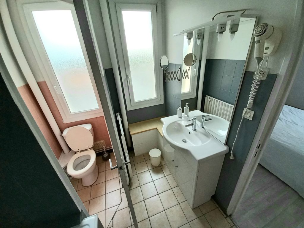 Chambre d'hôte à Limoux Le Mauzac salle de bain.